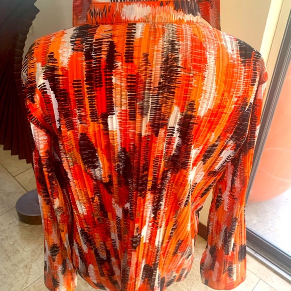 Beautiful Multi Color Button Down Crinkle Top - Picture 2 of 3